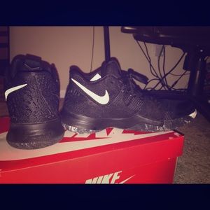 Kyrie 3(Marble)(Size9.5)